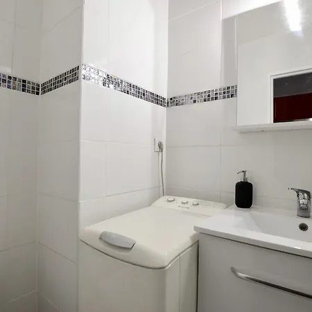 Nice Studio Located Near The Place De La Nation アパート パリ